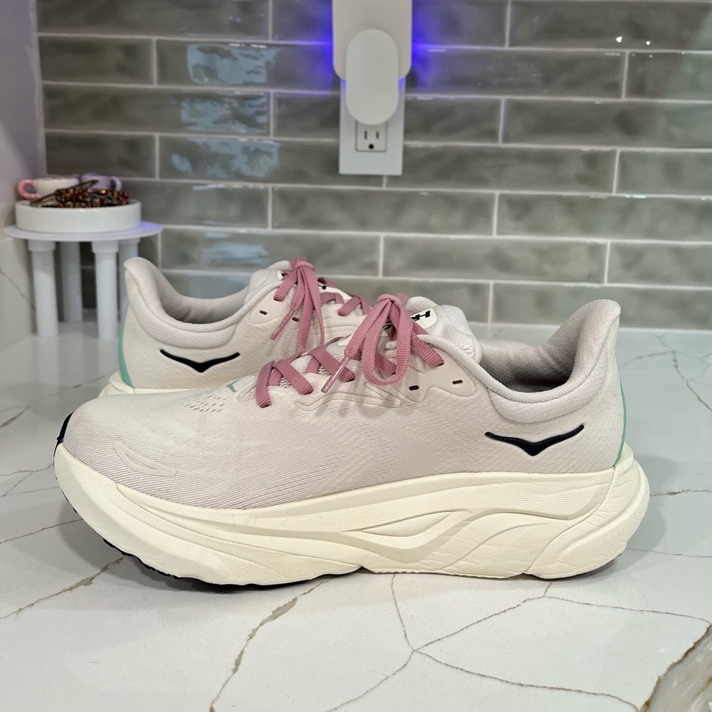 Hoka Arahi 8 WIDE Running Shoes Women’s Size 9.5D Color Rose Cream/Alabaster - Picture 4 of 10